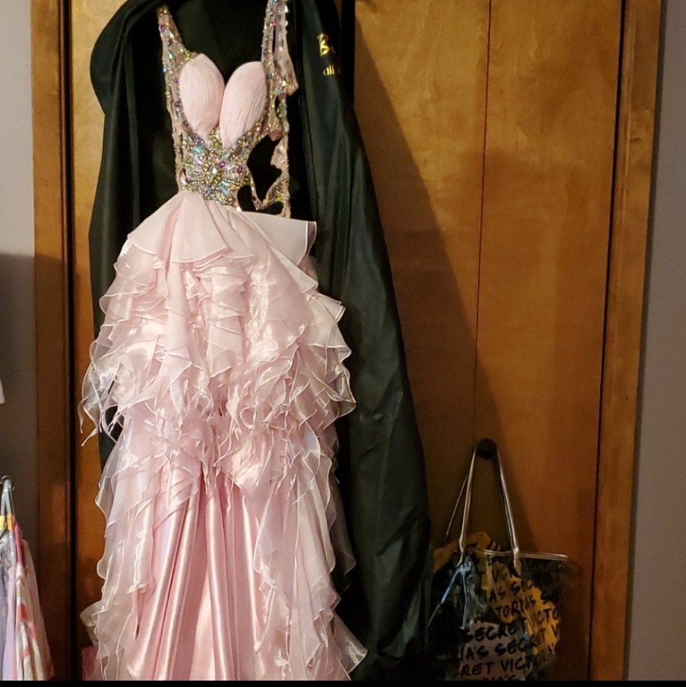 Pink dress size 4 PLEASE BUY